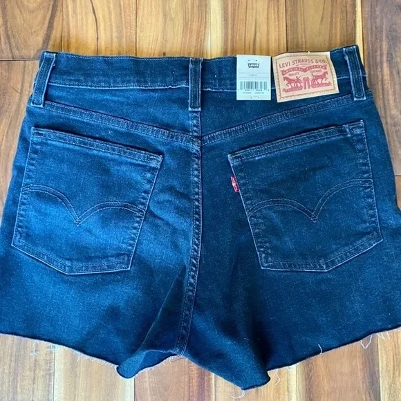 Levi's Black Denim Women's High Rise Hypersoft SHORTS Size 10 - Picture 2 of 5